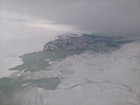 Flug über die Sukkertoppen-Eiskappe