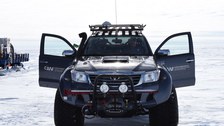 Modifizierter Toyota Hilux zum Einsatz in Polargebieten