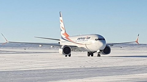 Mit dem Flugzeug in die Antarktis