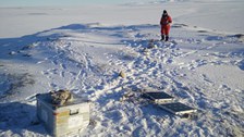 Aufbau einer GPS-Station in Grönland