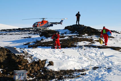  GPS-Station auf Mt. Manthe nach dem Aufbau 