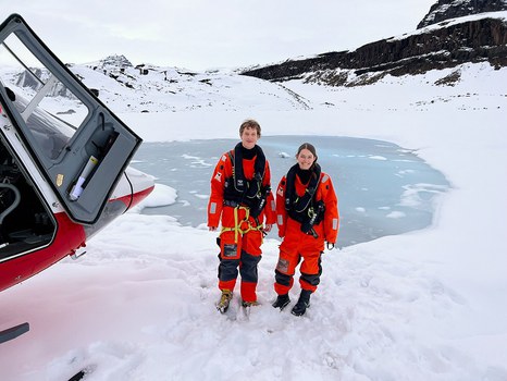 Katie und Erik auf dem Bredegletscher im Scoresby Sund