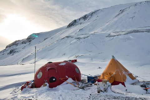 Camp-with-snow