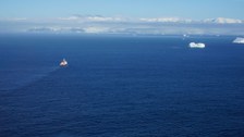 FS Polarstern vor der Antarktischen Halbinsel