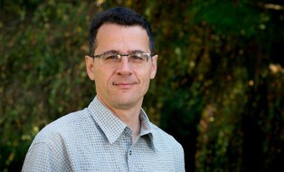 Dr. Valeri Goldberg