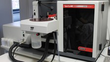 Messgerät SpectrAA 220Z (Varian)