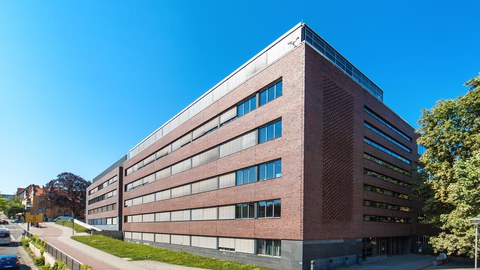 Chemie-Neubau, hier ist der Sitz der Fachrichtung Hydrowissenschaften