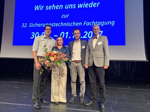 Begruessung Professorin durch DB