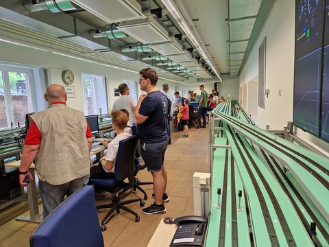 Visitors at the LNdW 2023