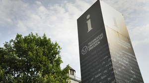 Informationssäule der TU Dresden