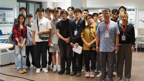 Group picture of students from BJTU at the EBL