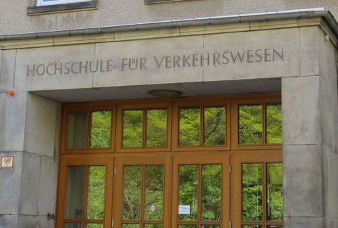 Eingang Hochschule für Verkehrswesen