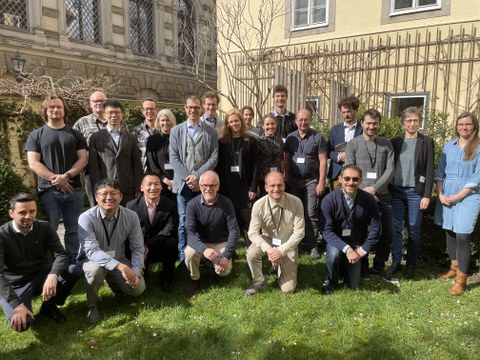 Gruppenfoto des CARES Meetings
