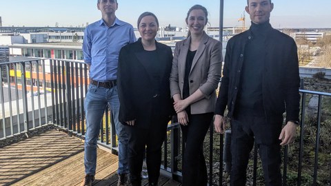 Foto von vier Personen der Professur