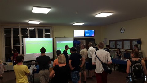 Experimente im Foyer vom Potthoff-Bau