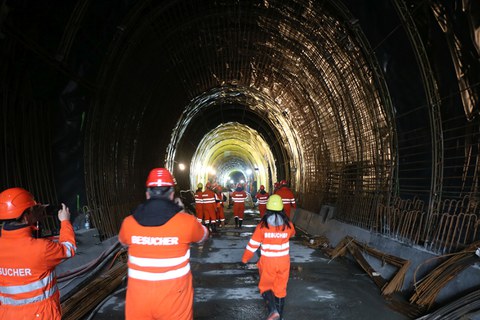 Besichtigung einer Tunnelbaustelle