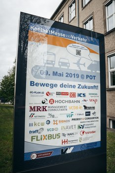 Plakat mit Ausstellern zur jährlich stattfindenden KontaktMesse-Verkehr