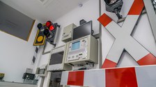 Bahnübergangsanlage im Sicherungstechni­schen Labor 