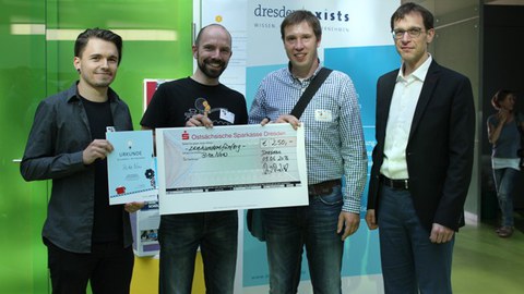 Das Team von Bike Now: Stephan Dinter, Sven Fröhlich und Dr. Thomas Springer mit Dr. Frank Pankotsch