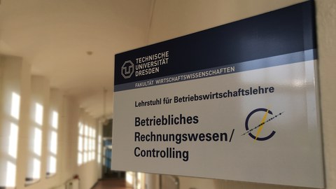 Blick in den Lehrstuhlgang