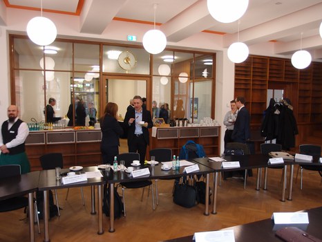 Informeller Austausch "Alte Bibliothek" II