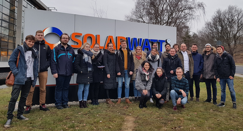 Gruppenbild der Exkursion zu SOLARWATT