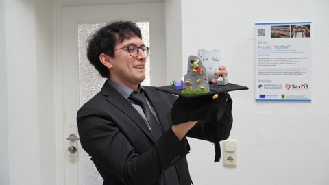 Herr Alarcon mit Doktorhut