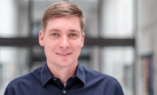 Das Bild zeigt ein Portrait von Konrad Valtin.