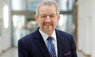Seniorprofessor Karmann