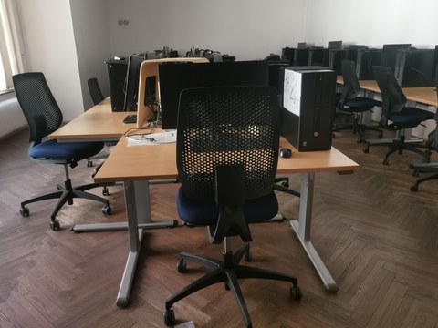 neue Stühle im PC-Pool