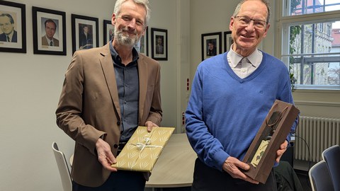 Zu sehen sind Prof. Dr. Kemnitz und Prof. Dr. Schoop 