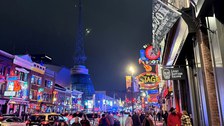 Zu sehen ist Nashville in der Nacht