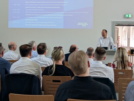 Zu sehen ist Prof. Lasch bei seiner Abschiedsveranstaltung