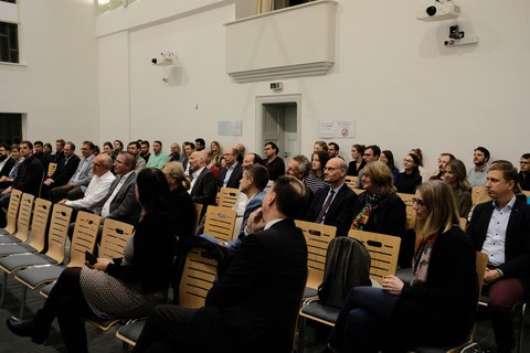 Zu sehen ist das Auditorium im Festsaal