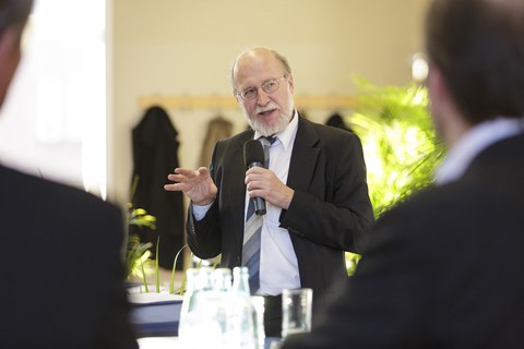 Bild von Prof. Dr. Hans Ulrich Buhl, Leiter des Lehrstuhls für Wirtschaftsinformatik, Informations- & Finanzmanagement an der Uni Augsburg