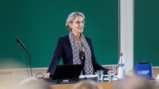 Die Rektorin der TU Dresden, Prof. Dr. Ursula Staudinger, eröffnete die Festveranstaltung mit ihrem Grußwort.