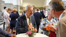 Gespräch im Foyer