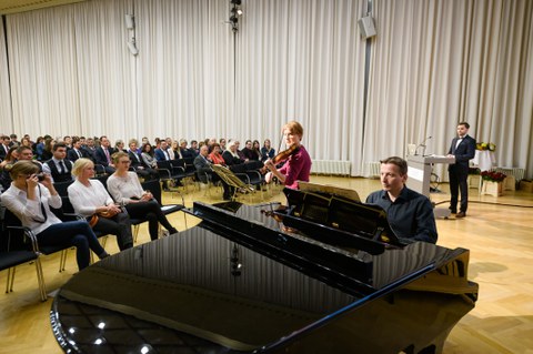 Absolventenverab­schiedung 2018 - musikalischer Beitrag