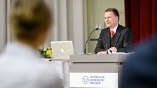 Dekan der Fakultät, Prof. Dr. Michael Schefczyk, bei seinem Grußwort. 
