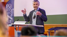 Man sieht den Prorektor Bildung
