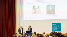 Zu sehen sind Prof. Thum und Aljoscha Bär