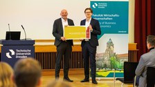 Zu sehen sind Prof. Thum und Aljoscha Bär