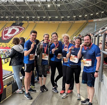 Man sieht das Team der REWE Team Challenge von der Professur für Wirtschaftspädagogik und des Informatiklabors