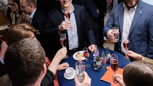 Gespräche auf dem Gang beim Tag der Fakultät