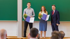 Zu sehen sind Daniel Vrankar, Dr. Ann Sophie Lauterbach und Prof. Schefczyk