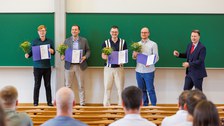 Zu sehen sind die Preisträgerinnen und Preisträger das Professor Hilbert-Publikationspreises