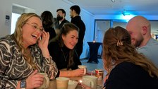 Wissenschaftliche Mitarbeitende im Gespräch