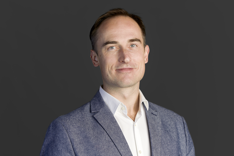 Zu sehen ist Professor Russel McKenna
