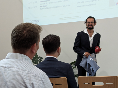 Zu sehen ist Bismark Singh