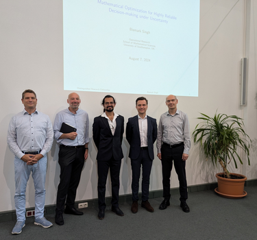 Zu sehen sind Prof. Möst. Prof. Thum, Prof. Becker, Prof. Singh, Prof. Buscher 